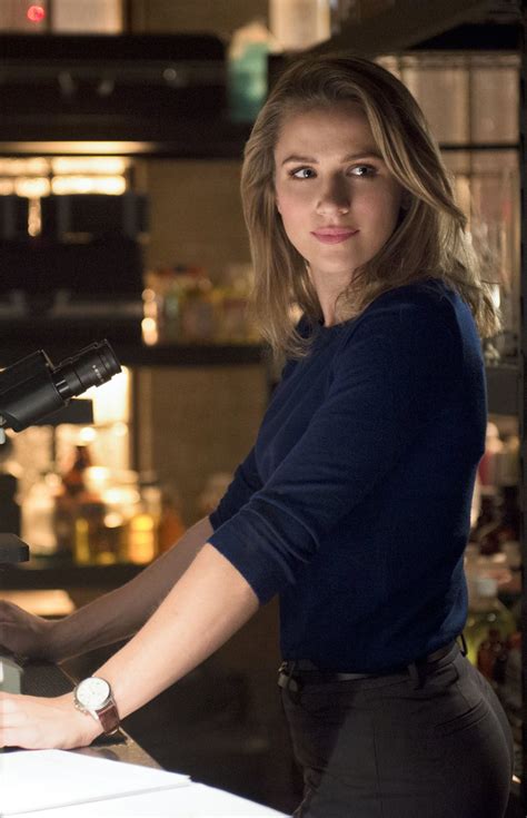 The Flash: Why Shantel VanSantens Patty Spivot。